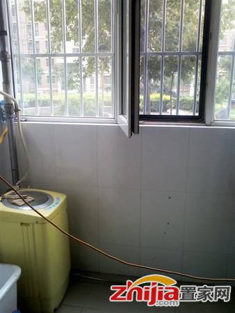 顺美华庭 1750元 1室2厅1卫 精装修 拎包入住