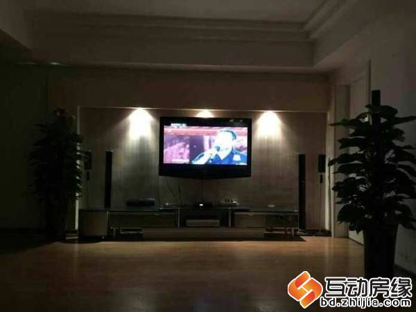 金顶宝座,两室两厅,精装全家电,拎包入住。