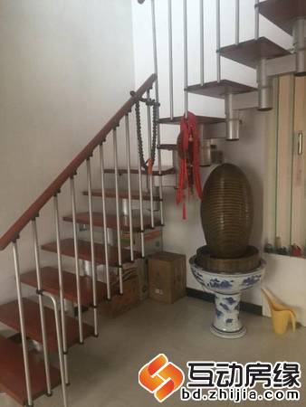 新一代C区 5室 跃层 精装修 带车位地下室 老本 可贷款