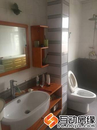 新一代C区 5室 跃层 精装修 带车位地下室 老本 可贷款