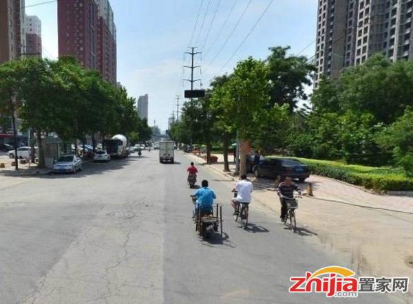 体育大街保利花园 豪装四室 品牌家电实木家具全包