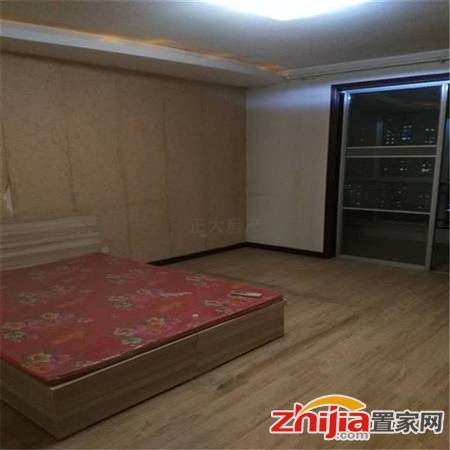 莱茵港 1600元 2室2厅1卫 中装,家具家电齐