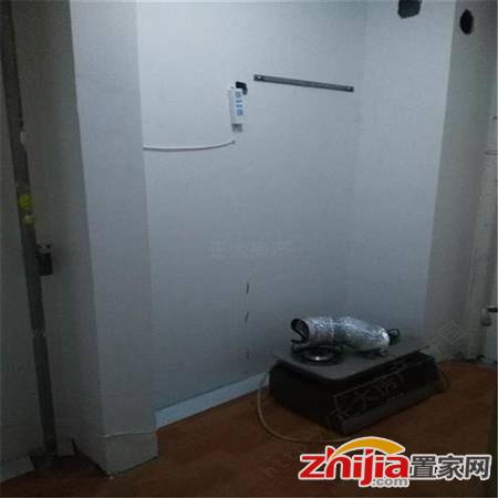莱茵港 1600元 2室2厅1卫 中装,家具家电齐