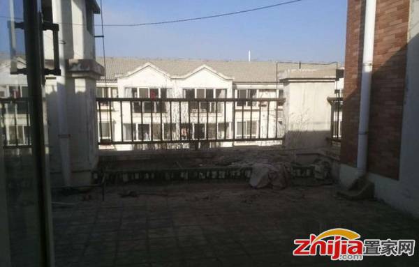 一流景观,低密度花园,金色家园 96万 1室1厅1卫 普通装