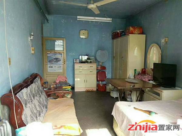 43中一楼带院有车位纺器厂宿舍 61平130万 2室1厅1卫