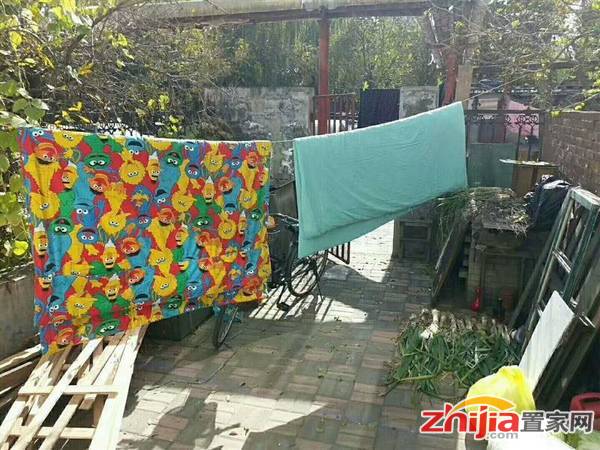 43中一楼带院有车位纺器厂宿舍 61平130万 2室1厅1卫