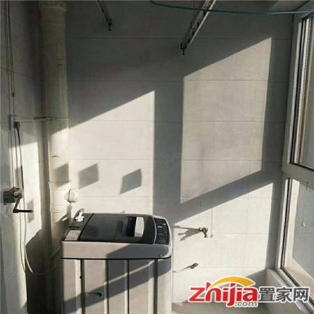 城角街 玉龙小区 2000元 3室2厅2卫 精装,拎包入住