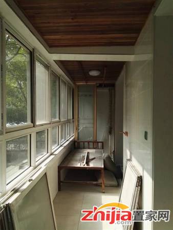 槐安路沿线 海龙花园东区一楼带院 三室两厅两卫 将装修