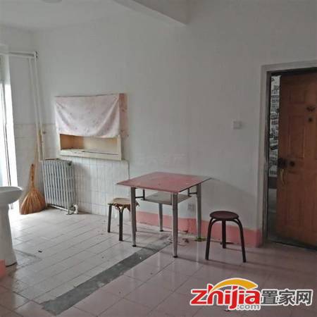 建行宿舍(22中对过)2室拎包入住