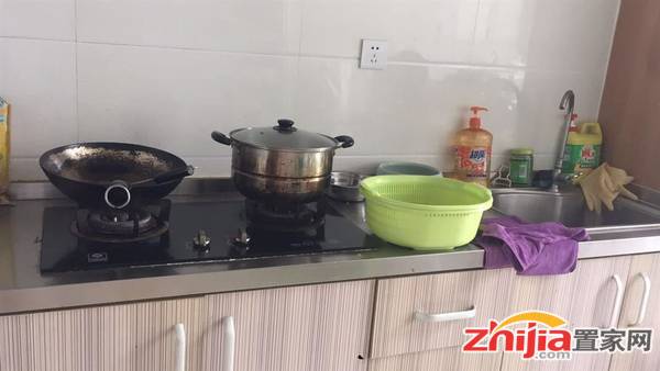 好房出售 国际城四期 3室2厅2卫 精装 干净整洁 拎包入
