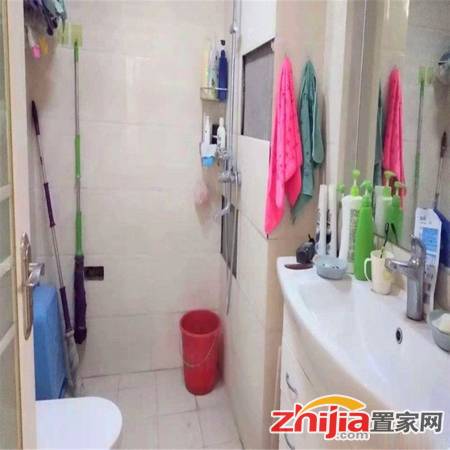 瀚唐小区精装婚房,首付40万,阳面客厅,随时看房
