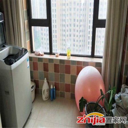 瀚唐小区精装婚房,首付40万,阳面客厅,随时看房