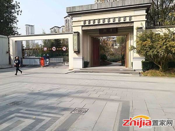 瀚唐小区精装婚房,首付40万,阳面客厅,随时看房