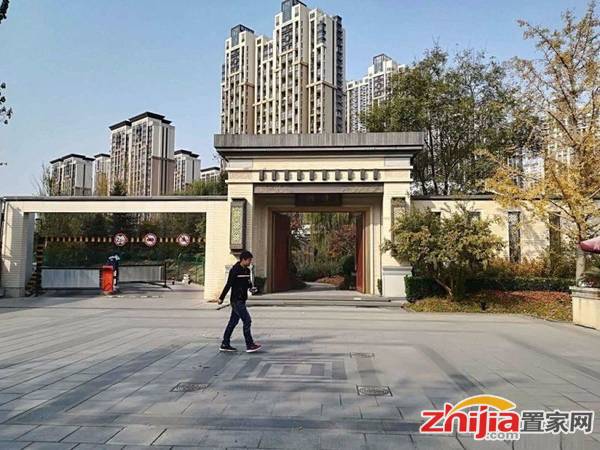 瀚唐小区精装婚房,首付40万,阳面客厅,随时看房
