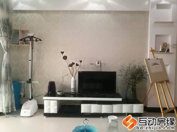 华中国宅华园 3室1厅1卫 95m² 租金2200元/月