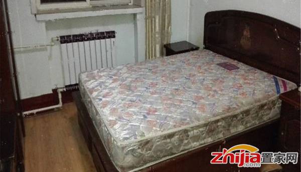 万达商圈 华清南街36号 2室1厅 1500元 拎包入住 干
