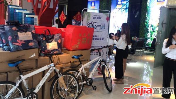 沿街商铺 有房产证 15万一套
