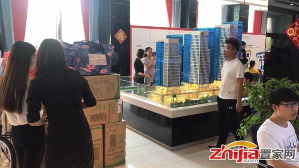 沿街商铺 有房产证 15万一套