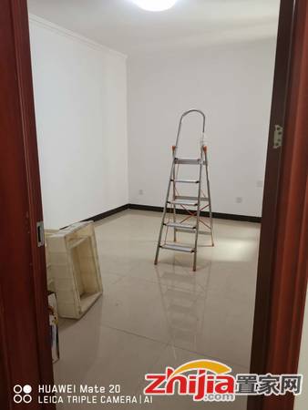 东军师堡 3室1厅2卫 97m² 租金1200元/月