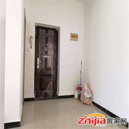 青园偏门两室精装婚房,三楼,房子新,首付低,带地下室,有钥匙