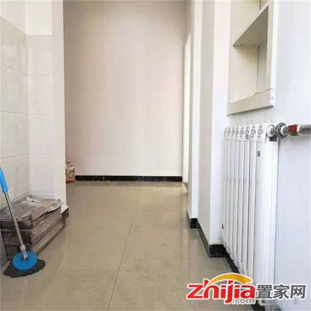 青园偏门两室精装婚房,三楼,房子新,首付低,带地下室,有钥匙