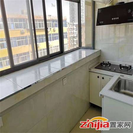 青园偏门两室精装婚房,三楼,房子新,首付低,带地下室,有钥匙
