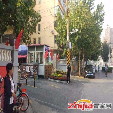 青园偏门两室精装婚房,三楼,房子新,首付低,带地下室,有钥匙