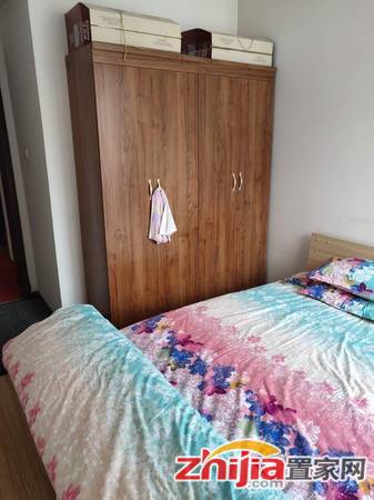 盛世华安精装修,家具家电齐全,拎包入住干净整洁