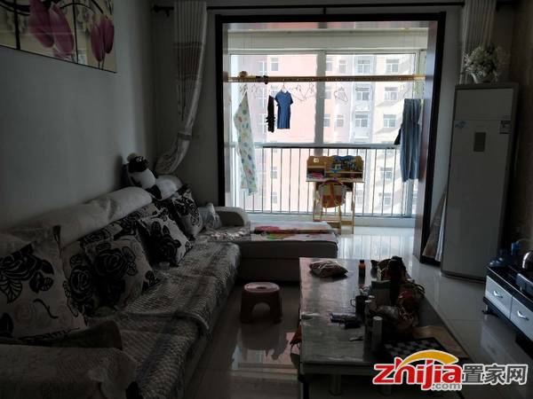 金河花园 精装 家具家电齐全 屋内干净整洁 小区环境优美