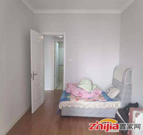 天山熙湖旁,精装两室,首付36万,出门市政公园,好楼层,抢手