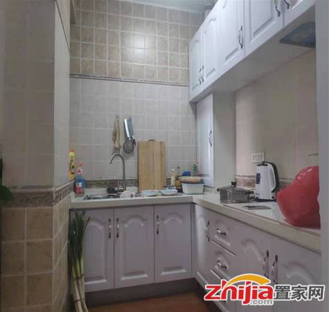 天山熙湖旁,精装两室,首付36万,出门市政公园,好楼层,抢手