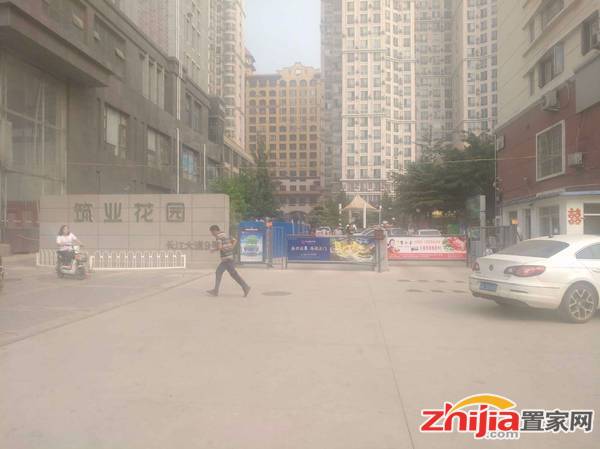 海世界商圈,筑业花园,500米海世界地铁一号线,出行方便。