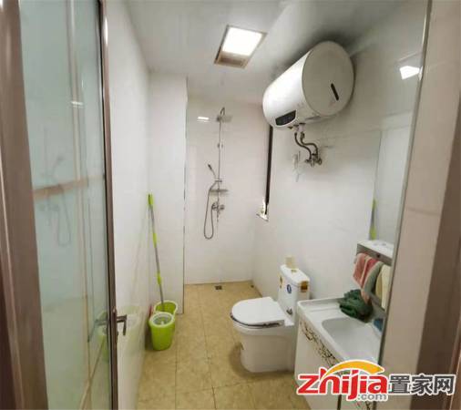 槐安路旁荣御府两室户型之中门业主置换诚心出售随时看房