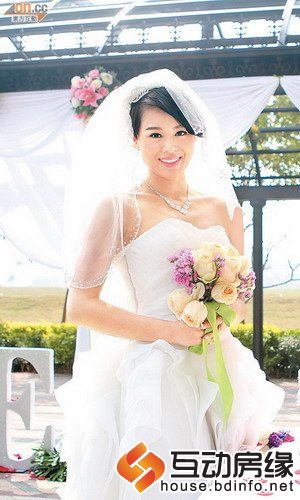 胡杏儿新剧披嫁衣自爆有人追 称片酬足够买房