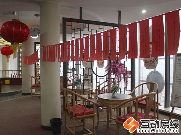 工作人员提前准备好的灯谜