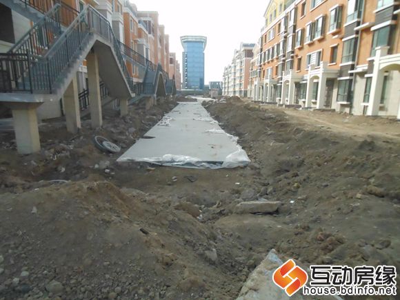 东湖庄园 整修中的道路