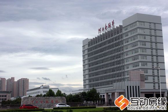 荣联天下城 周边配套之金融学院
