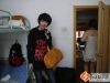 这间蜗居所在的胶囊公寓，坐落在武汉市硚口区古田一路一个城中村内，是一栋6层私房。这间小房子，被房东隔出九大功能区——阁楼上是听歌上网的娱乐区，也是休息区；“楼下”有“厨房”，一个无烟灶台，小得只能容得下两口锅；有餐桌，偶尔也兼职书桌；有卫生间，可供淋浴和方便。
