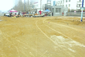 金专门前满是黄土