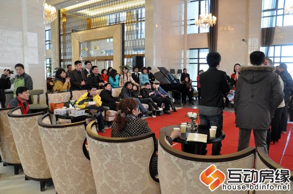 未来城 售楼部人气爆棚