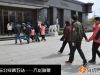 网友进入亢龙骏景售楼部