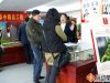华中国宅华园人员与网友讲解户型