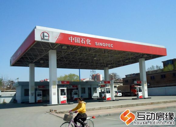 博鑫青年城周边配套之加油站