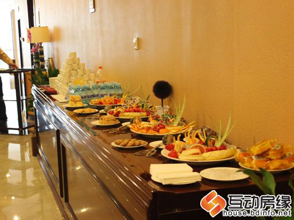 丽景蓝湾C区项目发布会冷餐区