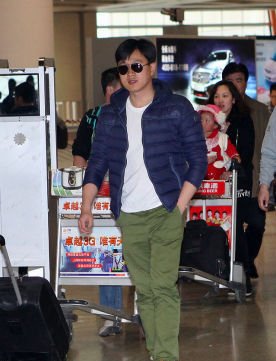 佟大为四川拍戏报平安 称要为雅安捐款20万