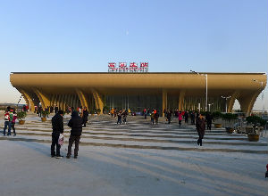 石家庄新客站东广场全面施工 预计工程年底完工
