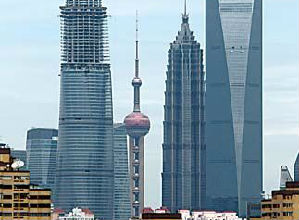 中国第一高楼632米结构封顶 高楼林立地面或沉陷