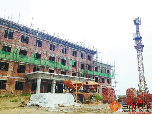 已经转租给私人公司的办公大楼