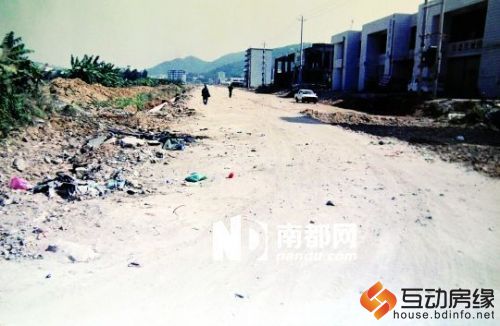 十年前的映月路仍未从楼市崩盘中恢复。