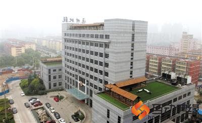 北京通州地税局楼顶像“颐和园” 局长称经审批